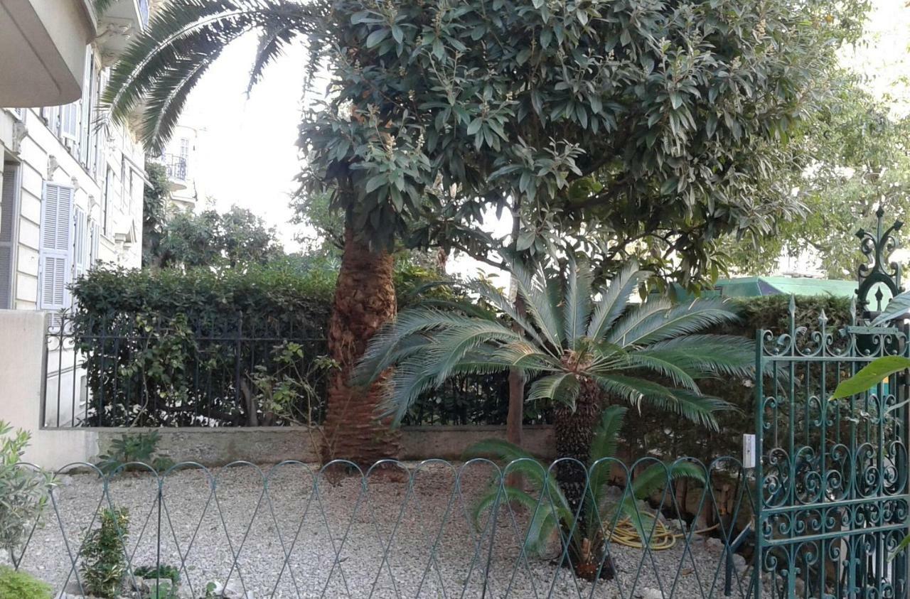 Golden Square * Nizza